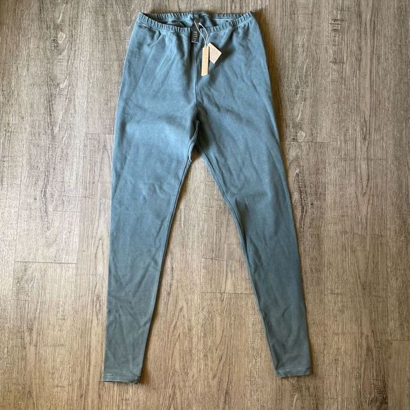 Skims Outdoor Leggings In Malachite - Picture 3 of 7